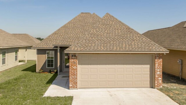 Front elevation of the Willow model in Magnolia Springs